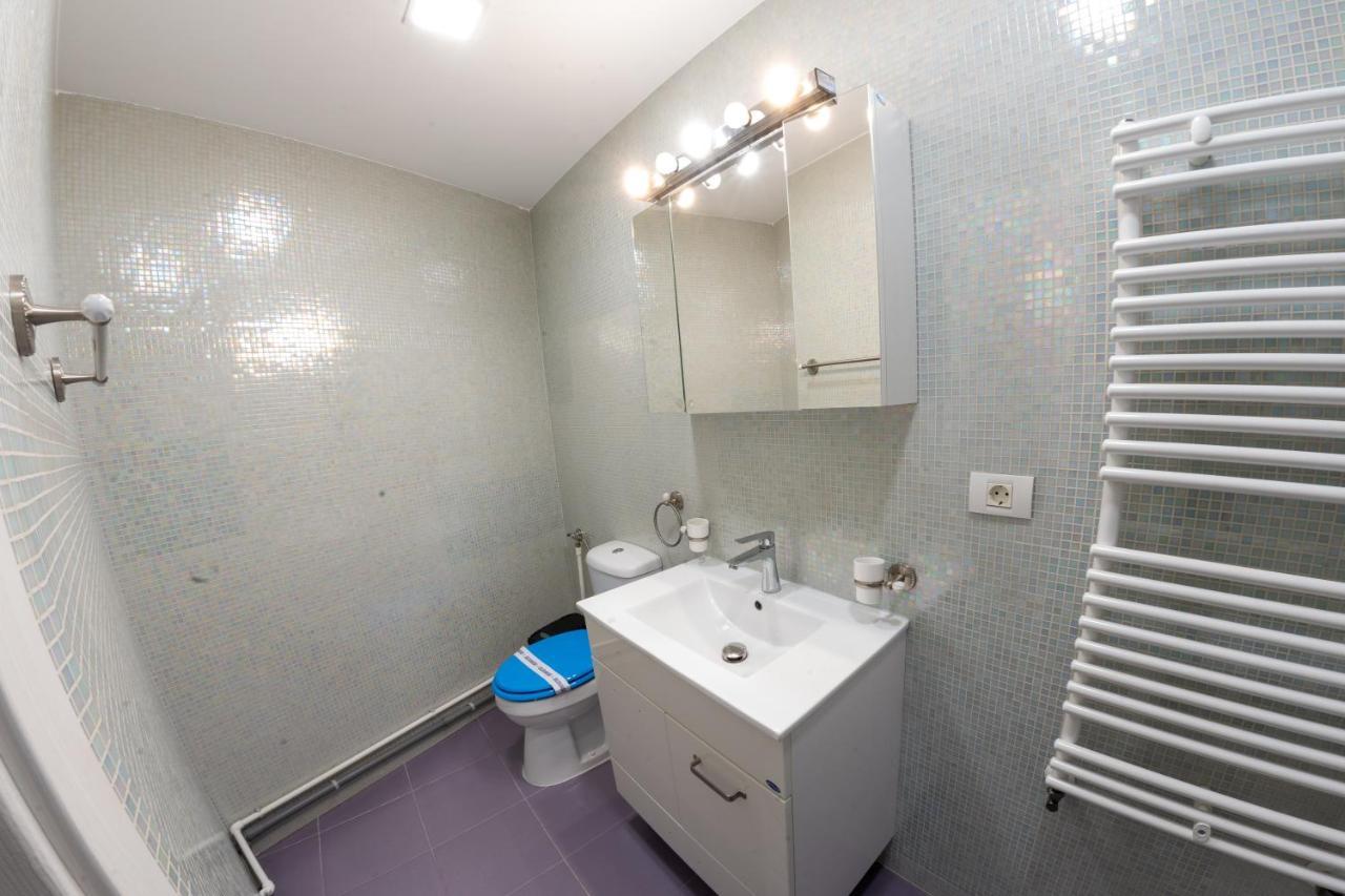 Parliament 200sqm Loft Style 1br Ap W Private Garden * Bucureşti