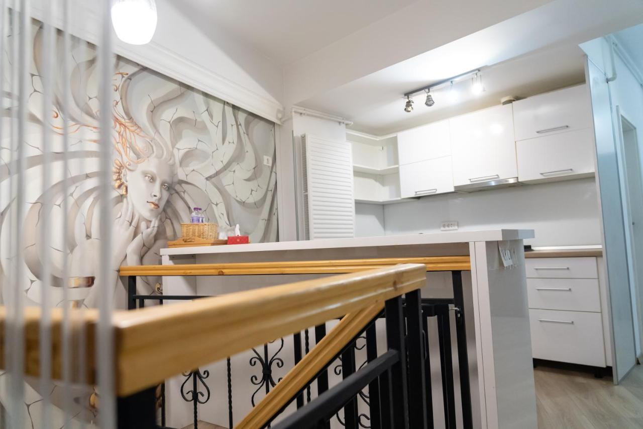 Parliament 200sqm Loft Style 1br Ap W Private Garden Apartament Bucureşti